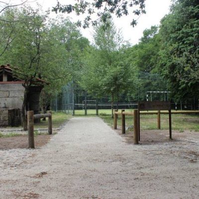 Parque Cerdeira Accessibilité - Aire de jeux / accès barbecue